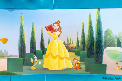 HKMSG_Hong_Kong_Disneyland_Castle_of_Magical_Dreams_New_Hoarding_8.png